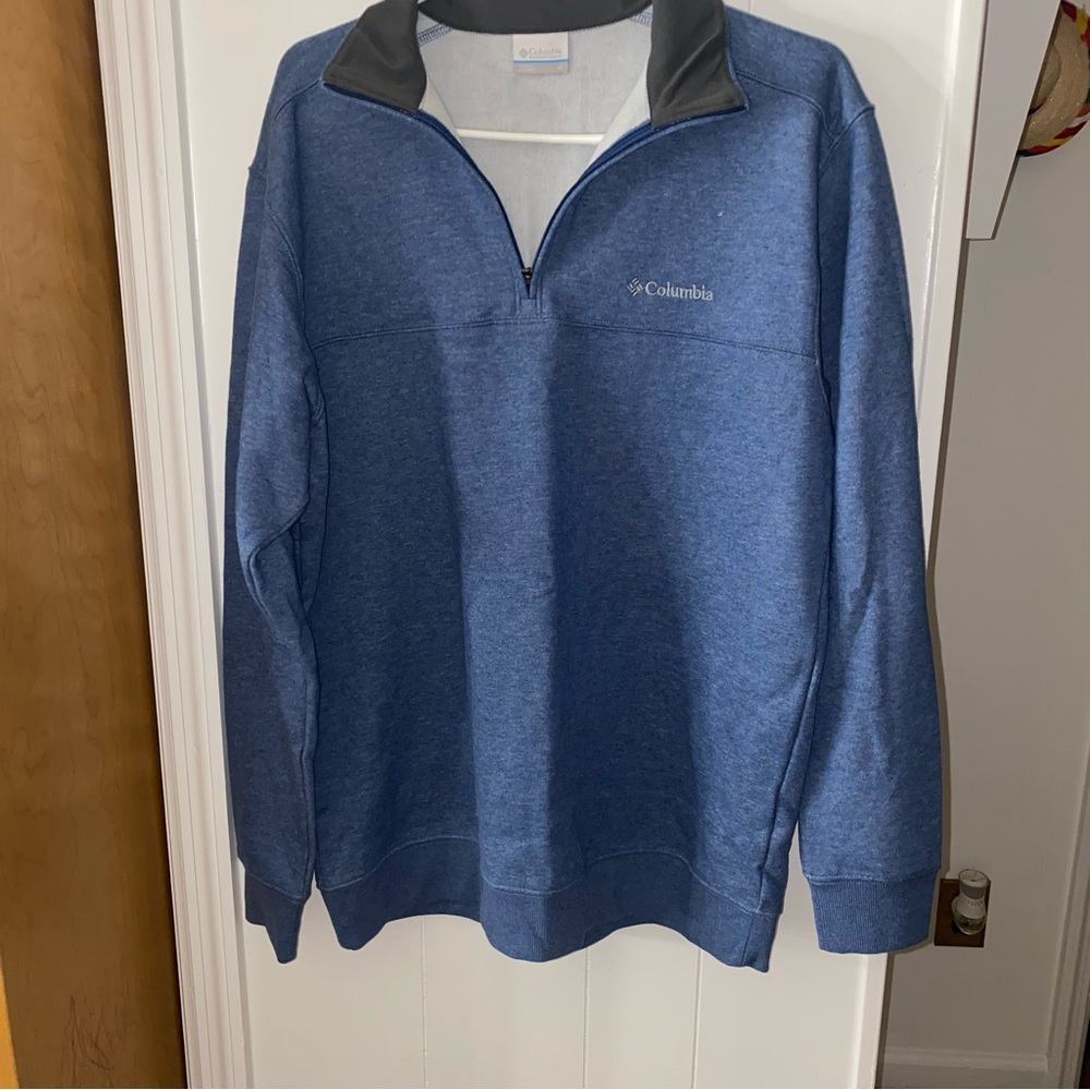Columbia Men's Hart Mountain II Carbon Heather 1/2 Zip Long Sleeve. Size M